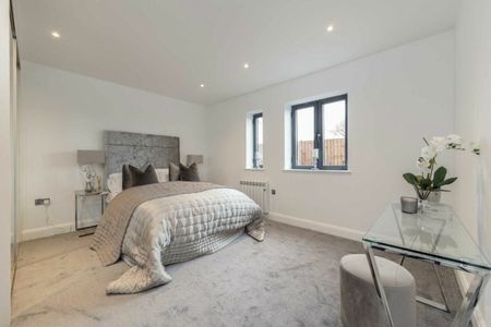 Gunnersbury Avenue, Ealing, W5 - Photo 2