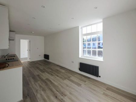 2 bedroom flat to rent - Photo 2