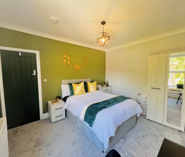 BEDROOM 1- MEDIUM DOUBLE ENSUITE - Photo 4