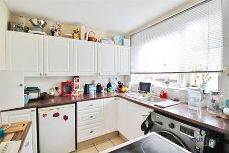 2 bedroom maisonette to rent - Photo 4