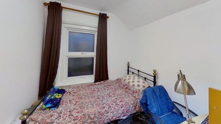 4 bedroom semi-detached house to rent - Photo 2