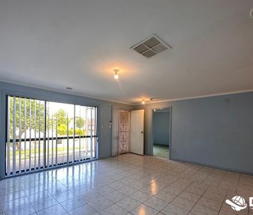 Attractive family home in the heart of Cairnlea. - Photo 2