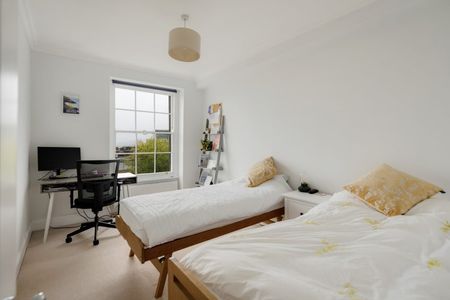 2 Bed Flat - Photo 5