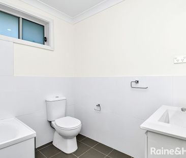 Modern Three Bedroom Town House - Photo 5
