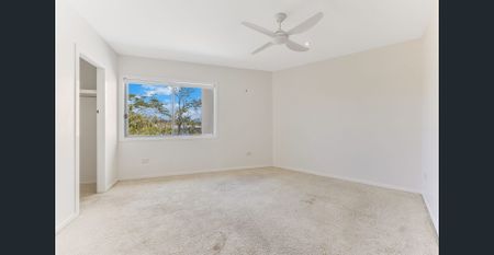 Stylish Beach Home - Photo 2