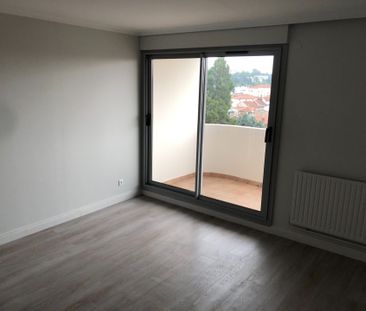 Location Appartement 3 pièces 76m² OULLINS 69600 - Photo 6