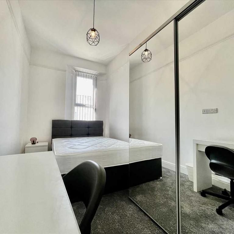 3 bedroom apartment to rent - Photo 1