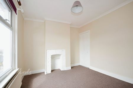 2 bedroom end of terrace house to rent - Photo 2