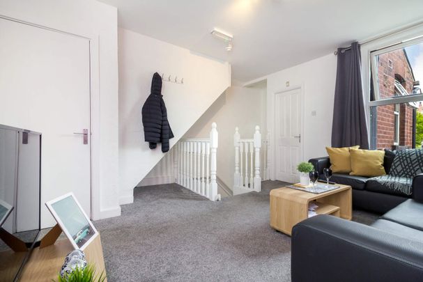 390 KIRKSTALL ROAD Leeds - LS4 2HQ - Photo 1