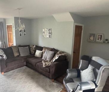 52 Lough Road, Lurgan, Craigavon, BT66 6JJ - Photo 2