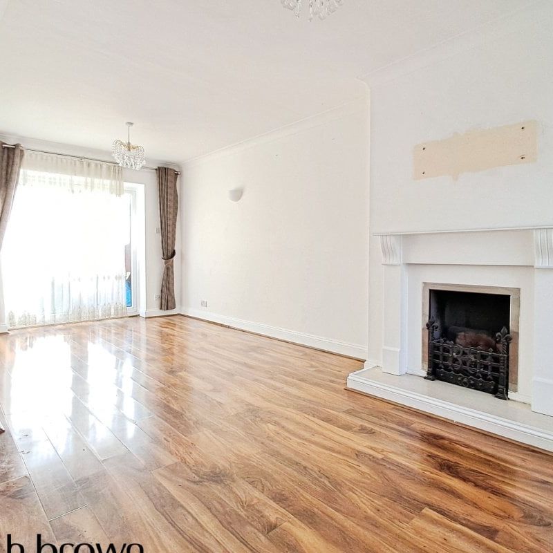 Storr Gardens - Photo 1