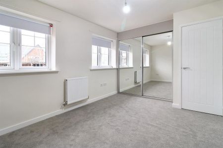 3 bedroom end of terrace house to rent - Photo 2