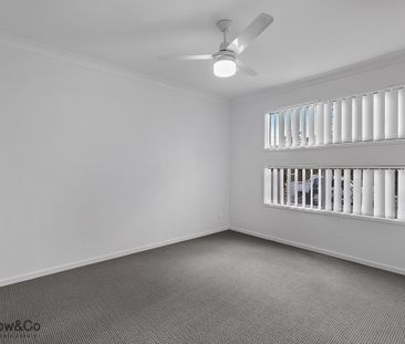 NEAR NEW 3BED HOME WITH DUCTED AIR-CON - Photo 5