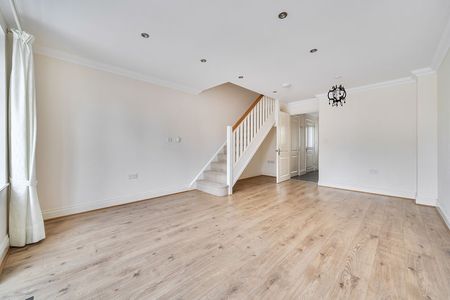 Woodland Gardens, Hindhead, Surrey, GU26 - Photo 4