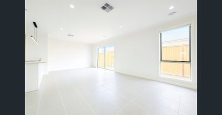 Brand New, Stylish & Exceptionally Located - Photo 3