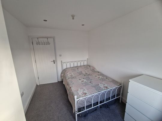 Room in a Shared House, Prestbury Road, E7 - Photo 1