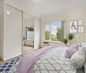 Charm, character & convenience - Photo 4