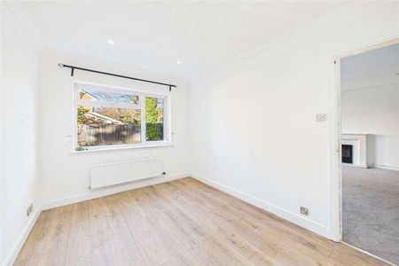 Pendragon Way, Camberley, Surrey, GU15 - Photo 2