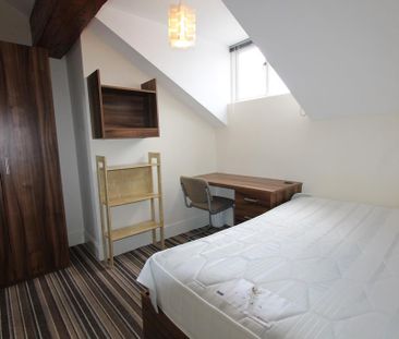 5 bedroom flat to rent - Photo 4