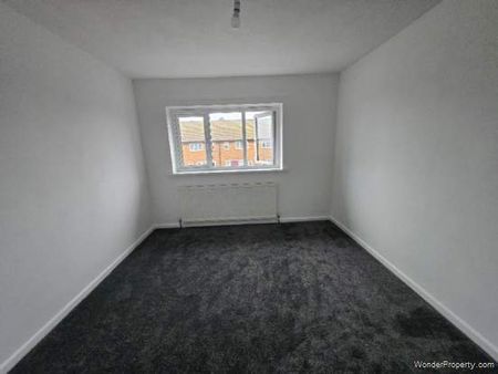 3 bedroom property to rent in Batley - Photo 3