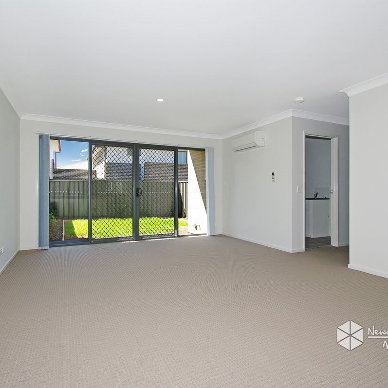 9 Firetail Street, Thornton - Photo 1