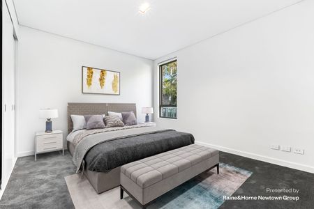 Expansive harbour side living - Photo 3