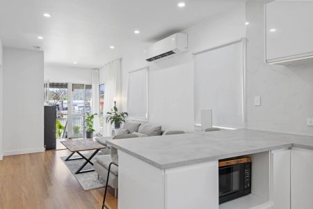 Fully renovated home in ideal location - Photo 4