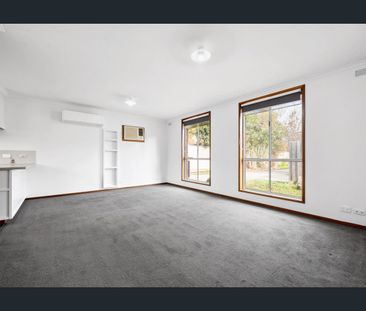 Fresh, Light and Low Maintenance - Photo 1