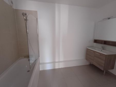 location Appartement T4 DE 80.9m² À BOBIGNY - Photo 5