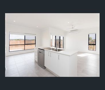 Spacious home with large yard - Photo 5