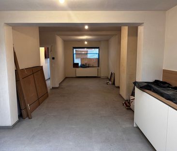 Volledige vernieuwde woning met 3 slpks - Foto 4