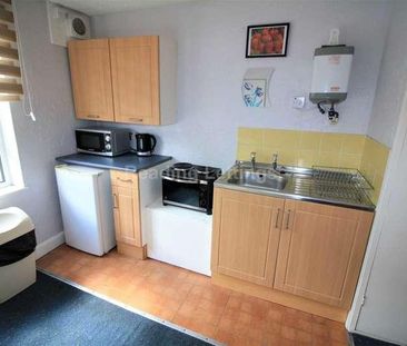 Bedsit - Southampton Street, Reading, RG1 - Photo 3