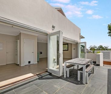 Modern and spacious family townhouse in convenient location. - Photo 6