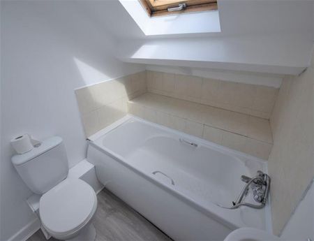 1 Bedroom Apartment To Let - Photo 2