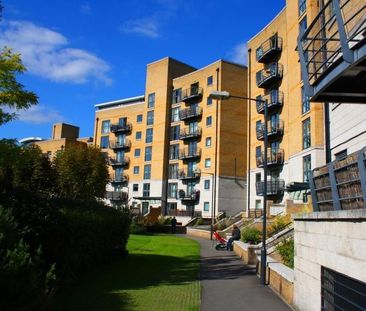 1 Bed Flat, Glaisher Street, SE8 - Photo 6