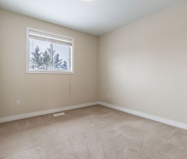 For Lease - 32 Pavin Crescent, Caledon, Ontario - Photo 2