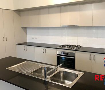 Sweet home in a great location! - Photo 4