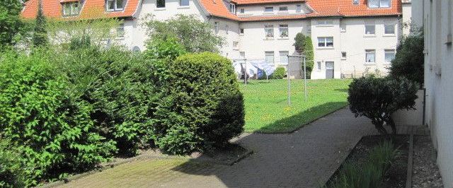 Zuhause fühlen: Zweifamilienhaus in interessanter Lage (WBS) - Photo 1