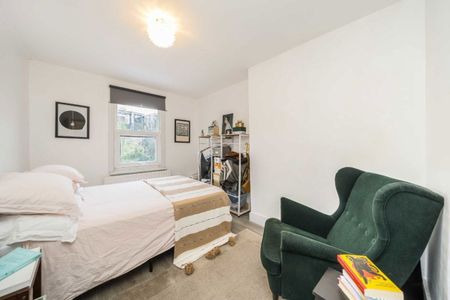 Charteris Road, NW6, London - Photo 2