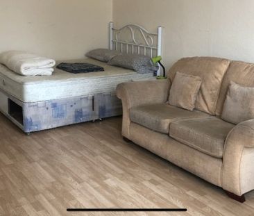 Room in a Shared Flat, Glenapp St, G41 - Photo 5