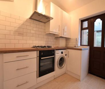 Parrs Wood Road, Manchester - Photo 3
