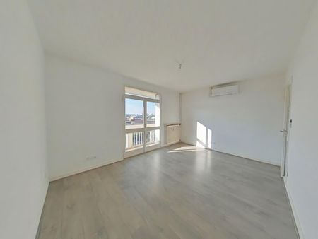 Location Appartement 4 pièces 71m² VALENCE 26000 - Photo 2