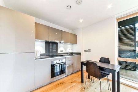 A brilliantly light and airy studio apartment situated on the 2nd floor of this striking development, located in this peaceful yet thriving area of London. - Photo 4