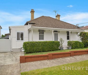 Renovated Three Bedroom Home - Photo 5