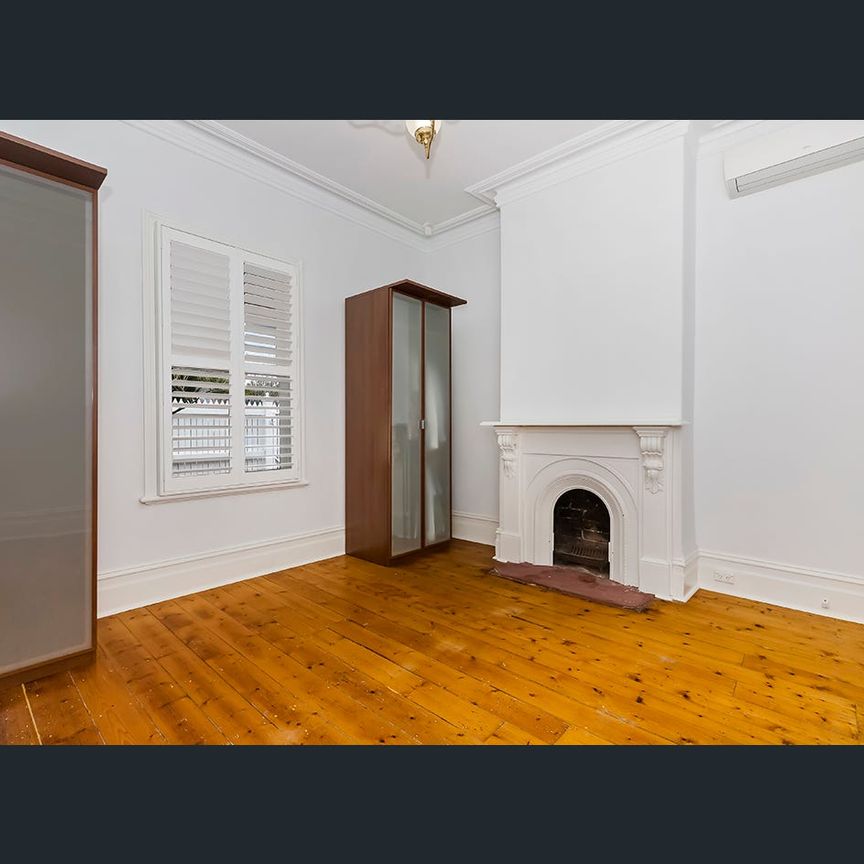 Victorian Delight - Photo 1