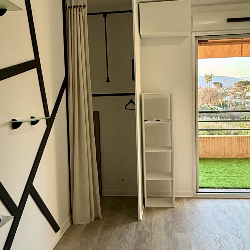 STUDIO FABRON MEUBLE / 26m2 + terrasse profonde 16m2 - Photo 1