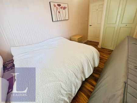 3 bedroom apartment to rent Kings Road, Brighton, East Sussex, BN1 - Photo 5