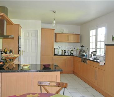 Location Maison 7 pièces 222m² FOURQUEUX 78112 - Photo 2