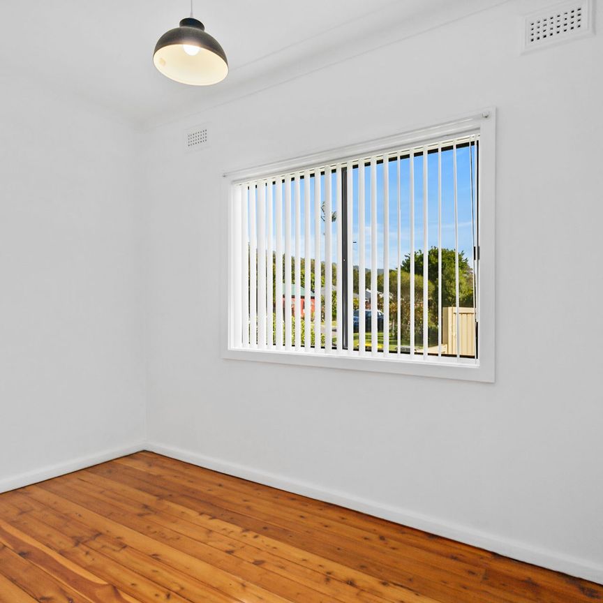 21 Carr Street, Towradgi. - Photo 1