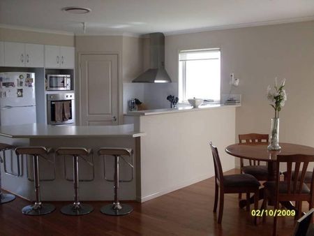 BEAUTIFUL AND SPACIOUS HOME!! - Photo 4